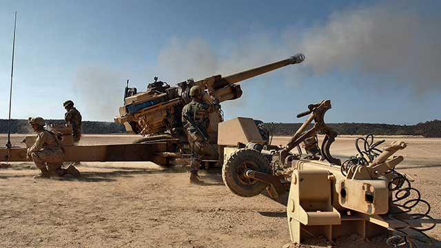 Một kíp vận hành của pháo cần 7-8 binh sĩ. Ảnh: Wikipedia