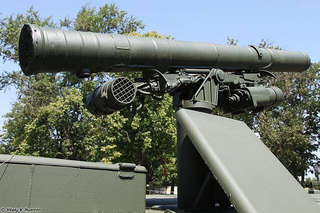 Cận cảnh ống phóng được trang bị cho xe. Ảnh: vitaly kuzmin Cận cảnh ống phóng được trang bị cho xe. Ảnh: vitaly kuzmin