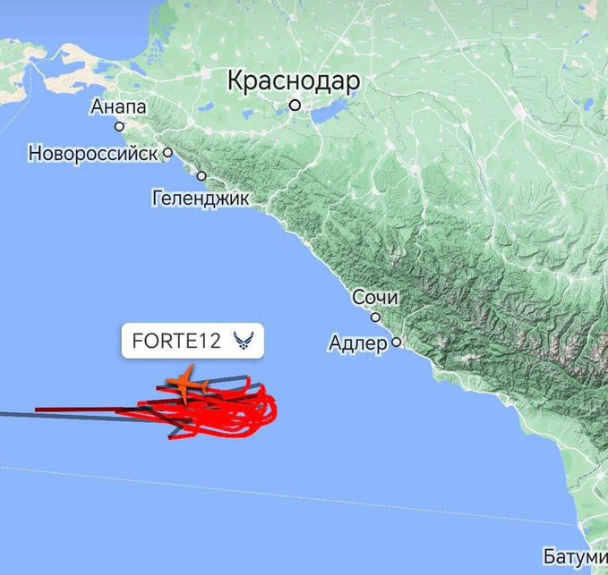 Đường bay của máy bay trinh sát không người lái RQ-4B Global Hawk, hôm 10/4.