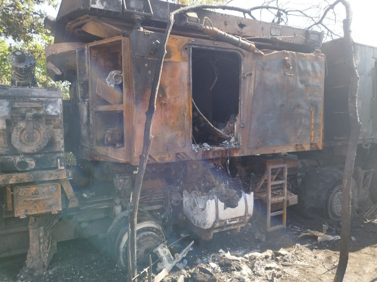 Rộ tin hệ thống phòng không S-400 của Nga bị pháo binh Ukraine phá hủy ảnh 2