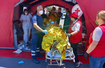 Một chiến dịch tìm kiếm và cứu hộ đã được triển khai.