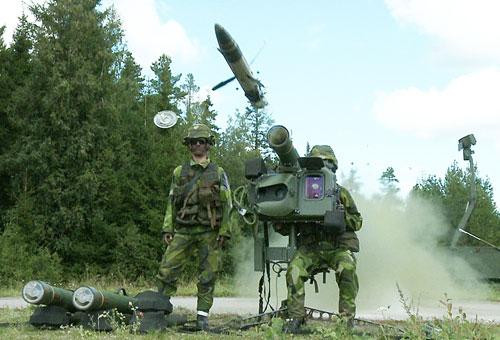 Tên lửa RBS 70 khai hỏa. Ảnh: defence Tên lửa RBS 70 khai hỏa. Ảnh: defence