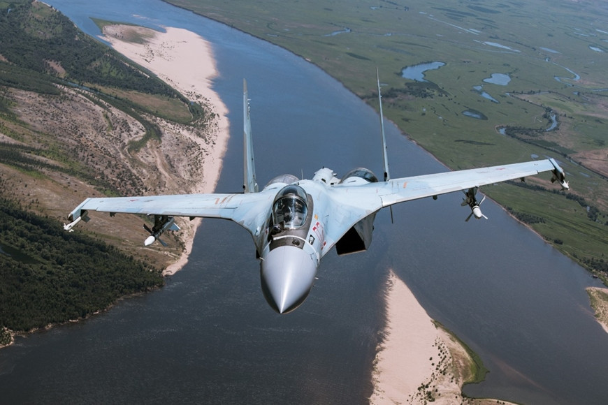 Trên thế giới hiện khó có dòng máy bay chiến đấu đa năng hạng nặng nào được coi là đối thủ xứng tầm với Su-35S. Trên thế giới hiện khó có dòng máy bay chiến đấu đa năng hạng nặng nào được coi là đối thủ xứng tầm với Su-35S.