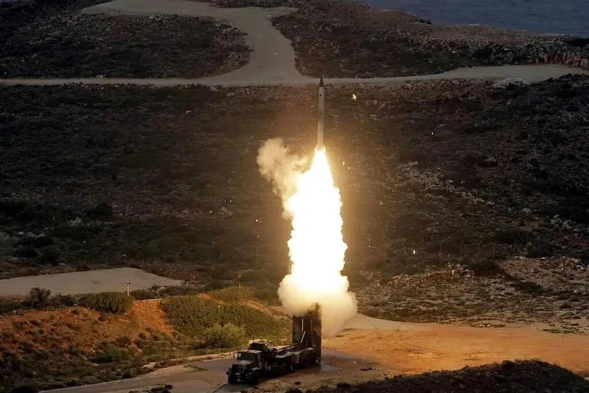 Hệ thống S-300 khai hỏa. Ảnh: AFP Hệ thống S-300 khai hỏa. Ảnh: AFP