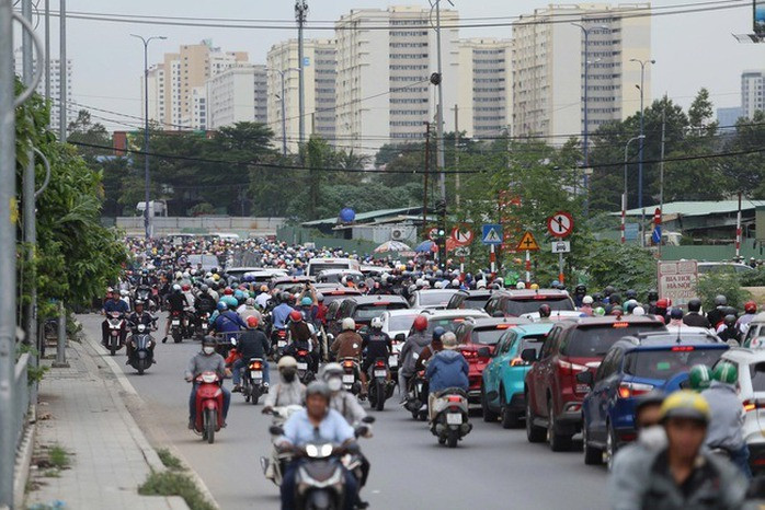 Dân số TP HCM sau sáp nhập là hơn 14 triệu người. Ảnh: NLĐO Dân số TP HCM sau sáp nhập là hơn 14 triệu người. Ảnh: NLĐO