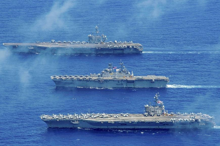 Các tàu chiến của hải quân Mỹ tham gia một cuộc tập trận hồi tháng 6/2022. Ảnh: defense.gov