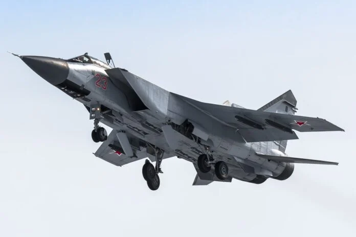Tiêm kích MiG-31 của Nga. Ảnh: defence