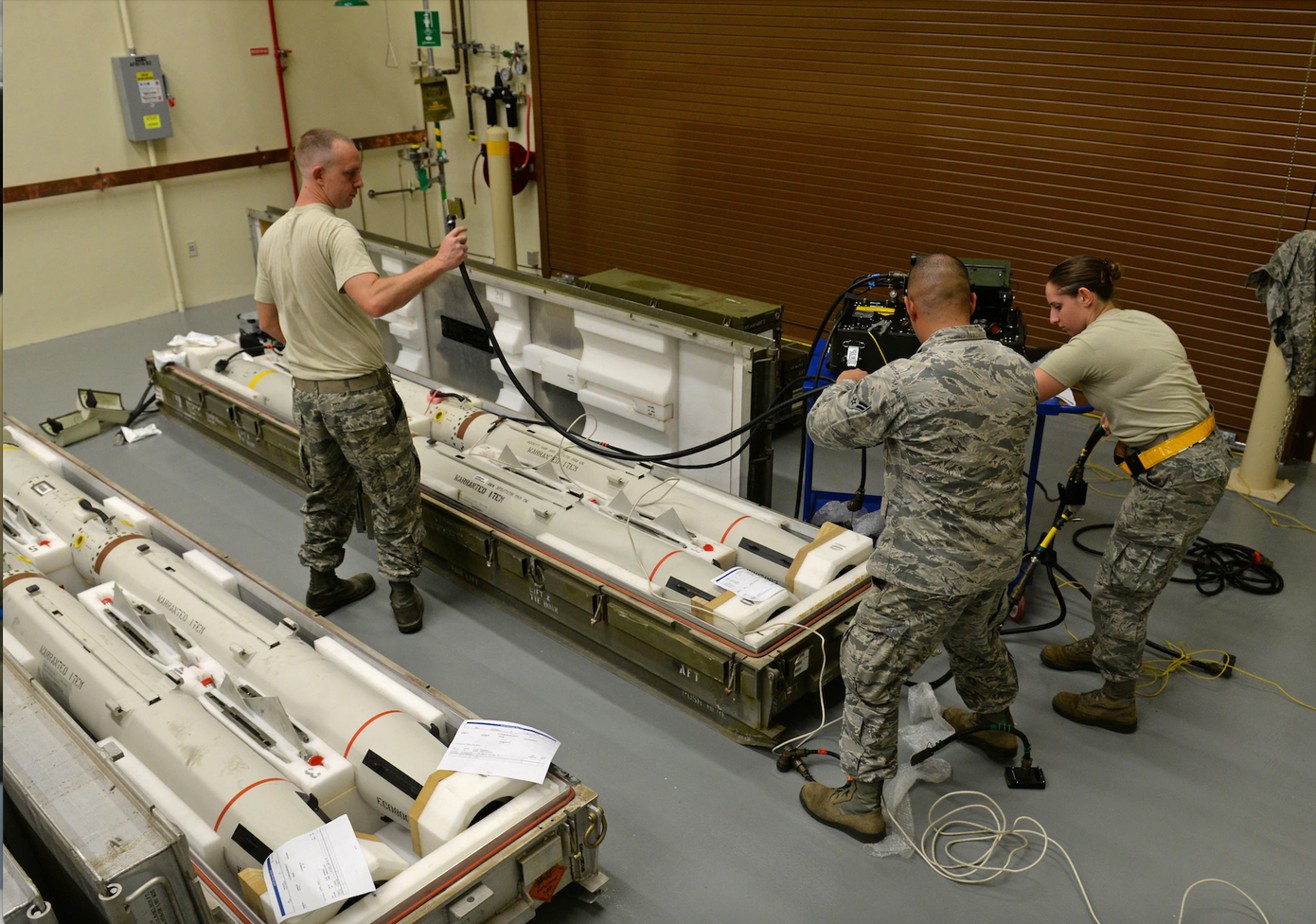 Tên lửa chống bức xạ tốc độ cao AGM-88 HARM. Ảnh: Không quân Mỹ