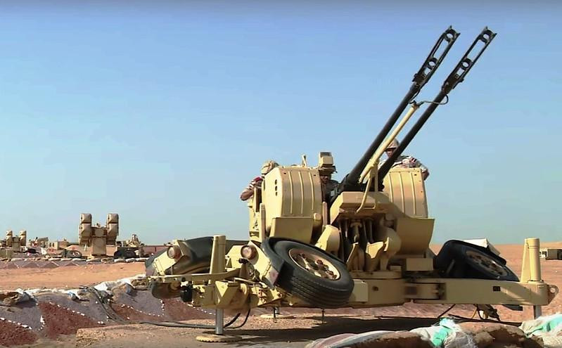 Bệ phóng Spada Aspide và pháo 35 mm Erlikon. Ảnh: Defense Express