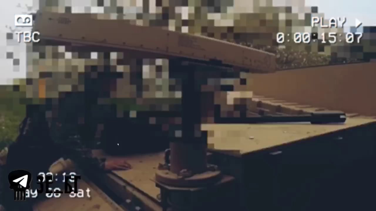 Bệ phóng LAND-LGR4 lắp trên khung gầm Humvee. Bệ phóng LAND-LGR4 lắp trên khung gầm Humvee.