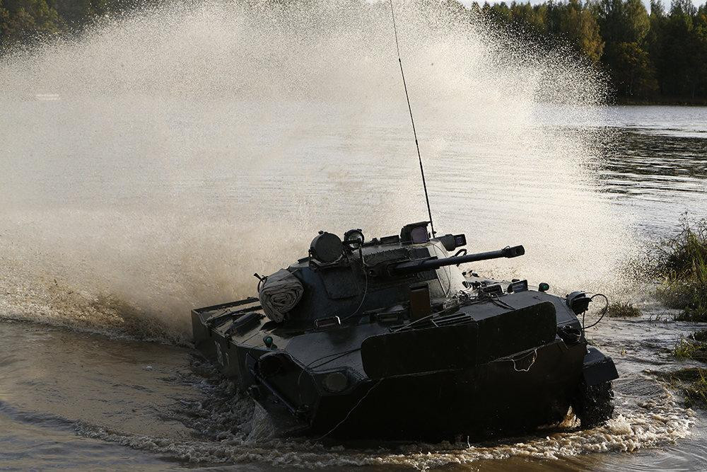 BMD-2 có thể di chuyển mọi địa hình. Ảnh: Wiki