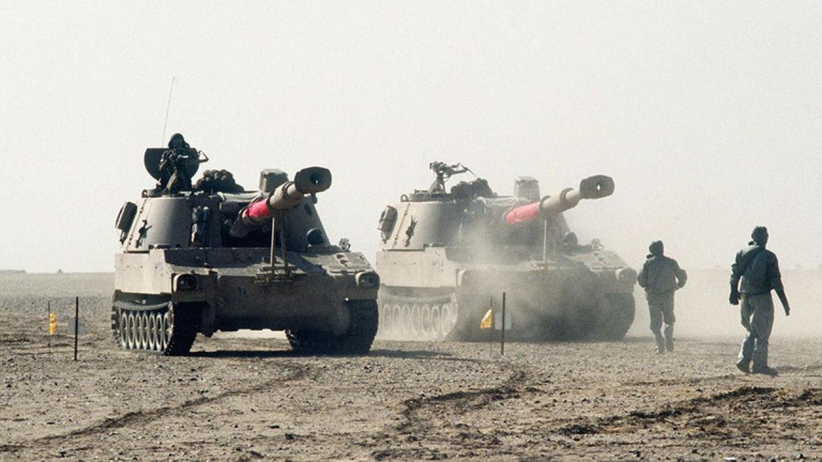 M109 có kíp chiến đấu bao gồm 6 người. Ảnh: Getty M109 có kíp chiến đấu bao gồm 6 người. Ảnh: Getty