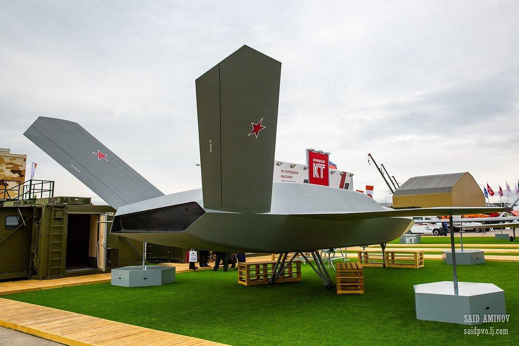 Grom có thể điều khiển một dàn UAV cỡ nhỏ Molniya. Ảnh: saidpvo