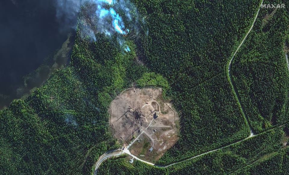 Hình ảnh bãi phóng tại Plesetsk trước và sau khi phóng tên lửa đạn đạo Sarmat.