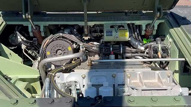 Động cơ diesel Cummins VTA-903E-T675. Ảnh: Twitter Động cơ diesel Cummins VTA-903E-T675. Ảnh: Twitter