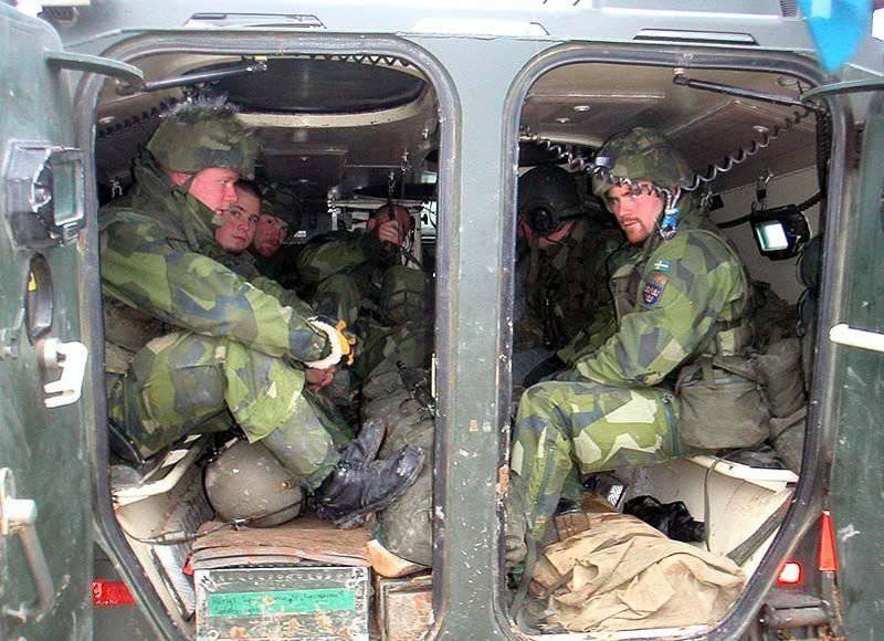 Xe có thể mang theo 10 binh sĩ được trang bị đầy đủ vũ khí. Ảnh: topwar Xe có thể mang theo 10 binh sĩ được trang bị đầy đủ vũ khí. Ảnh: topwar