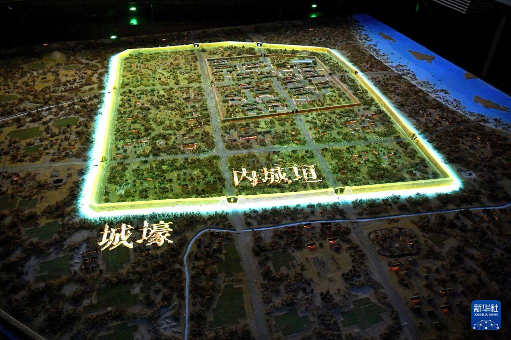 Sa bàn kinh đô nhà Thương ở Trịnh Châu.