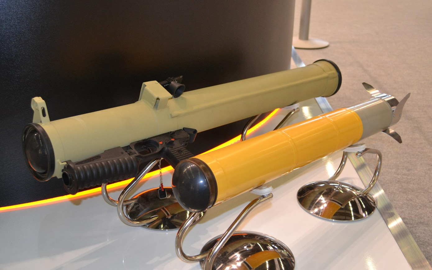 Tên lửa vác vai RPO-A Shmel được trang bị cho BMO-T. Ảnh: defence24