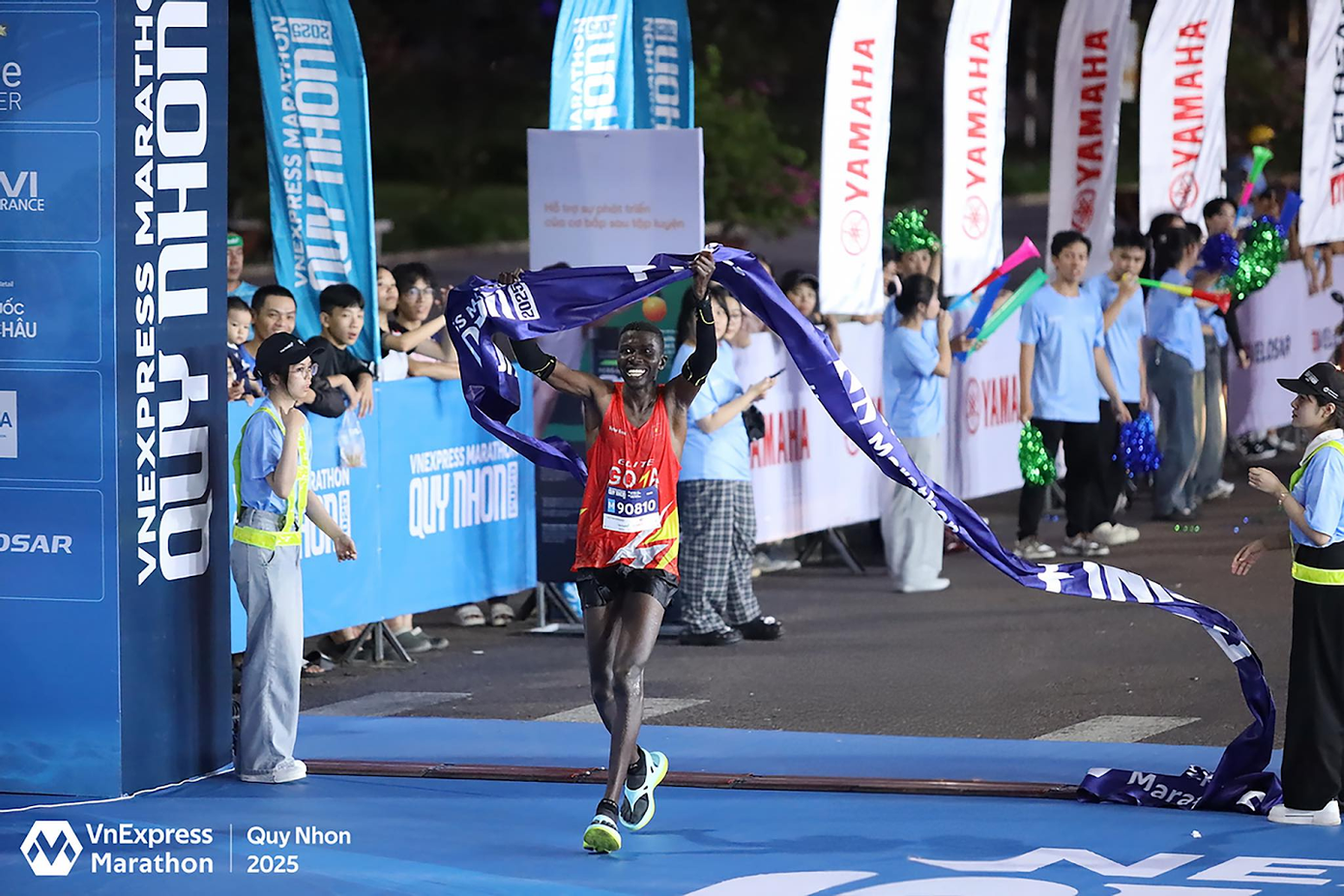 Khoảnh khắc Victor về đích với GOYA photon