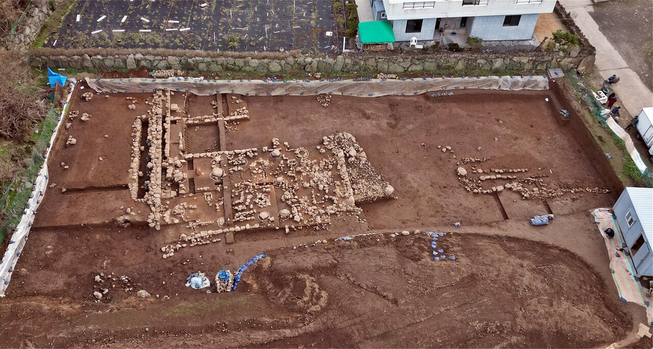 Địa điểm khai quật khảo cổ học ở đảo Jeju, Hàn Quốc. Ảnh: YTN