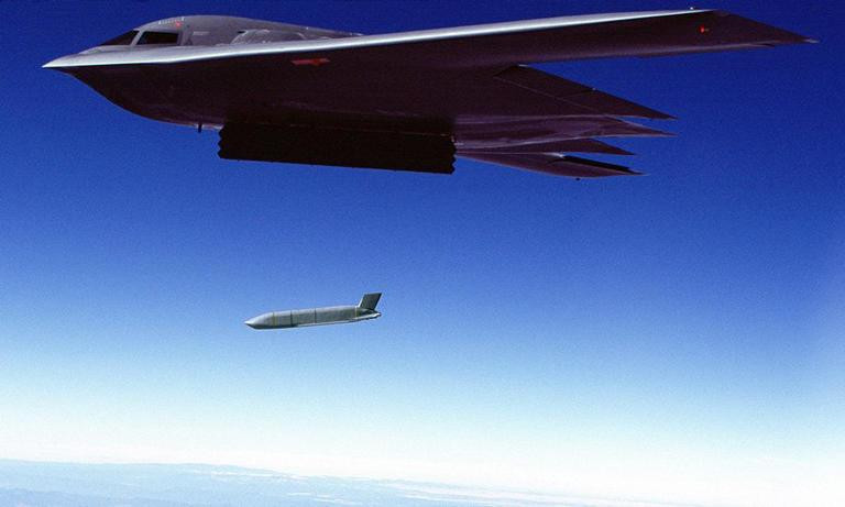 B-2 thả tên lửa AGM-158B JASSM-ER nguyên bản trong một đợt thử nghiệm. Ảnh: Lockheed Martin B-2 thả tên lửa AGM-158B JASSM-ER nguyên bản trong một đợt thử nghiệm. Ảnh: Lockheed Martin