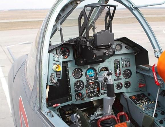 Buồng lái hiện đại của Su-25SM3. Ảnh:qdnd