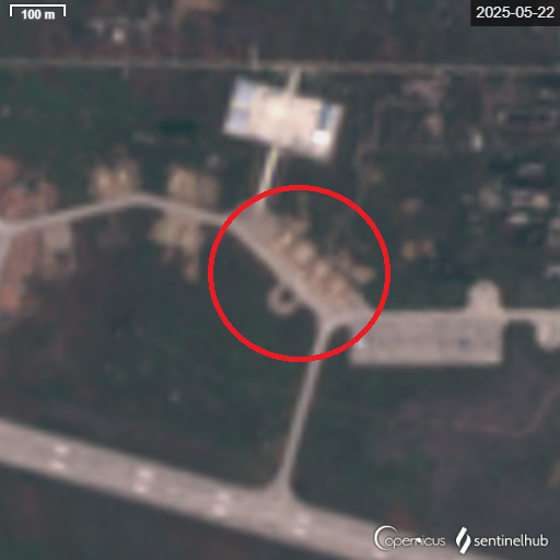 Hình ảnh vệ tinh của các căn cứ không quân có hầm trú ẩn máy bay. Hình ảnh vệ tinh của các căn cứ không quân có hầm trú ẩn máy bay.