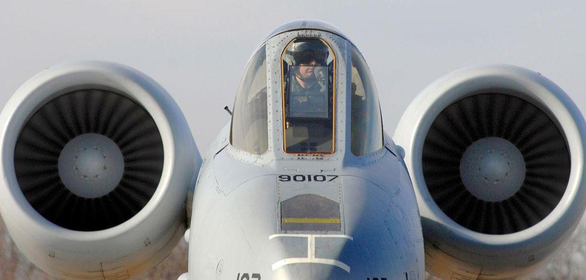 Máy bay sử dụng 2 động cơ TF34-GE-100 General Electric. Ảnh: Military