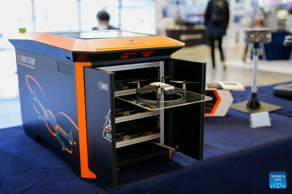 Hệ thống phóng và đỗ máy bay không người lái tự động. Hệ thống phóng và đỗ máy bay không người lái tự động.