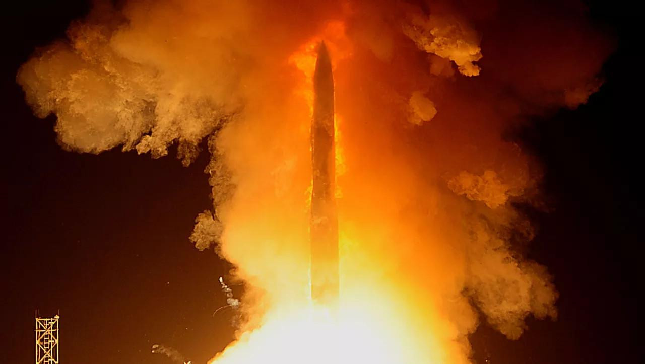 Minuteman III khai hỏa. Ảnh: sputniknews Minuteman III khai hỏa. Ảnh: sputniknews