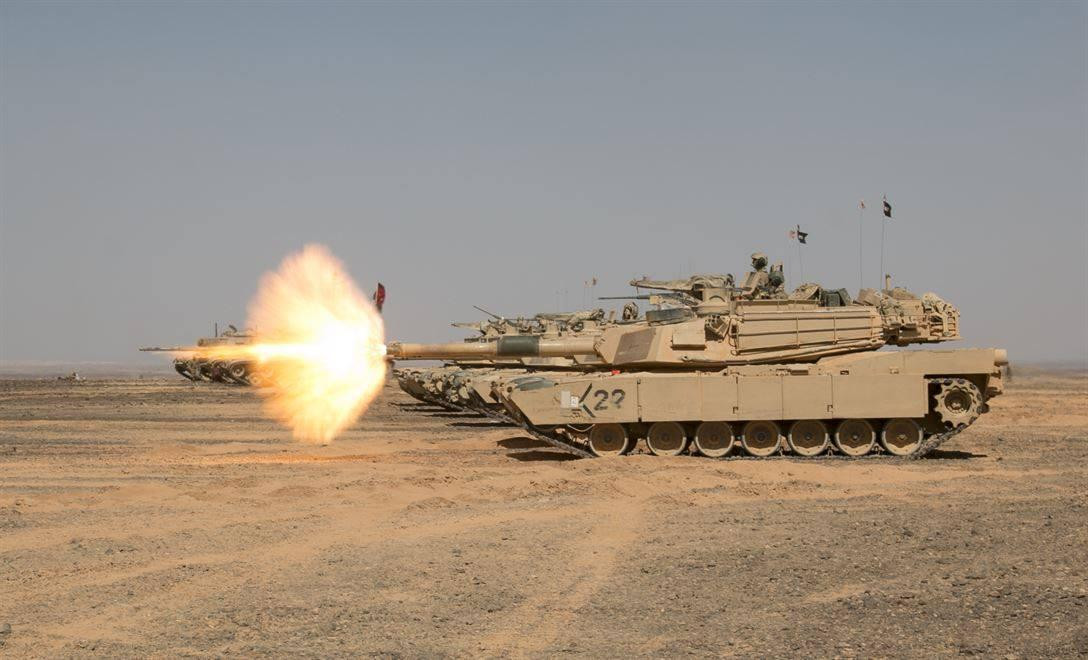 Tăng thiết giáp Abrams khai hỏa. Ảnh: interestingengineering.com
