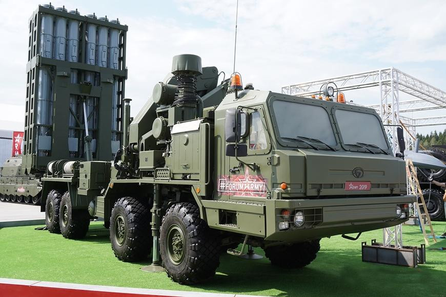 Xe phóng mang 12 tên lửa của hệ thống Vityaz. Xe phóng mang 12 tên lửa của hệ thống Vityaz.