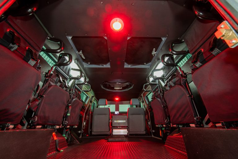 Ghế ngồi cho các binh sĩ. Ảnh: Roshel