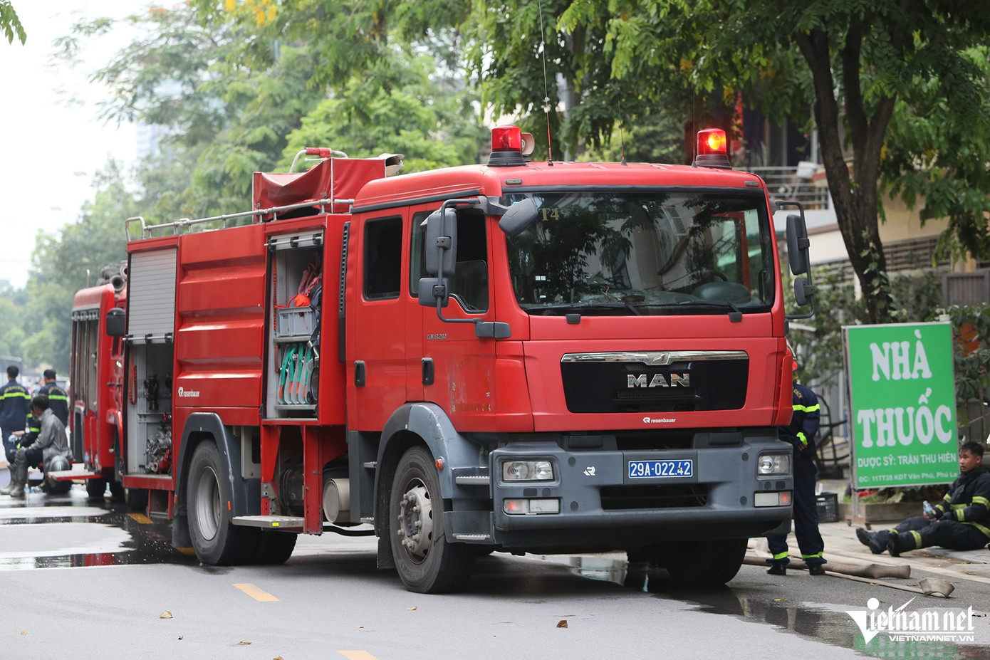 Trước đó, hồi 16h56 cùng ngày, Trung tâm chỉ huy Công an TP Hà Nội nhận tin báo có vụ nổ gây cháy tại nhà liền kề ở địa chỉ trên.