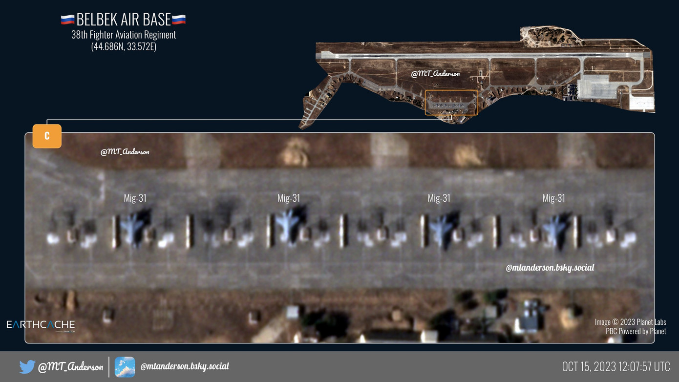 Hình ảnh vệ tinh cho thấy ngoài bốn máy bay chiến đấu MiG-31 còn có hàng chục máy bay Su-30 và Su-27.