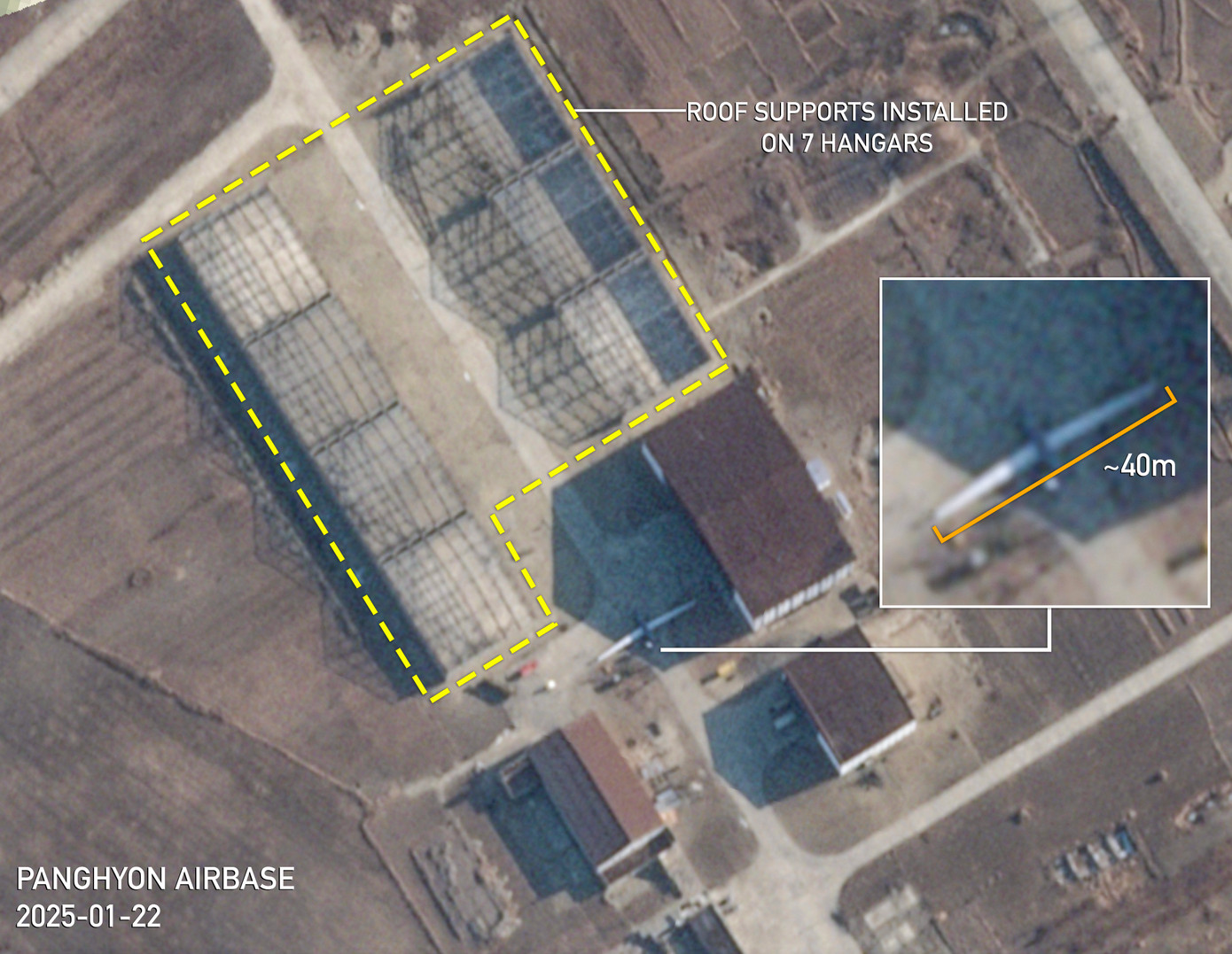 Mẫu UAV Saetbyol-4 nâng cấp (trái) có sải cánh lớn hơn so với mẫu ban đầu (phải). Mẫu UAV Saetbyol-4 nâng cấp (trái) có sải cánh lớn hơn so với mẫu ban đầu (phải).