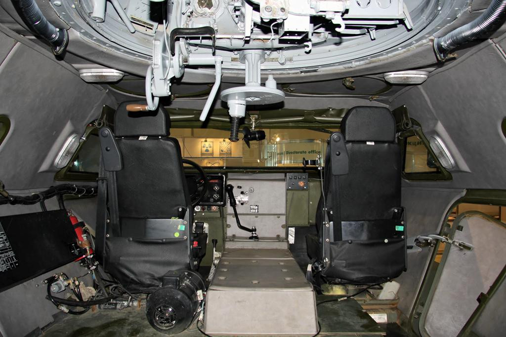 Khoang lái của KamAZ-43269 Vystrel. Ảnh: Vitaly Kuzmin Khoang lái của KamAZ-43269 Vystrel. Ảnh: Vitaly Kuzmin