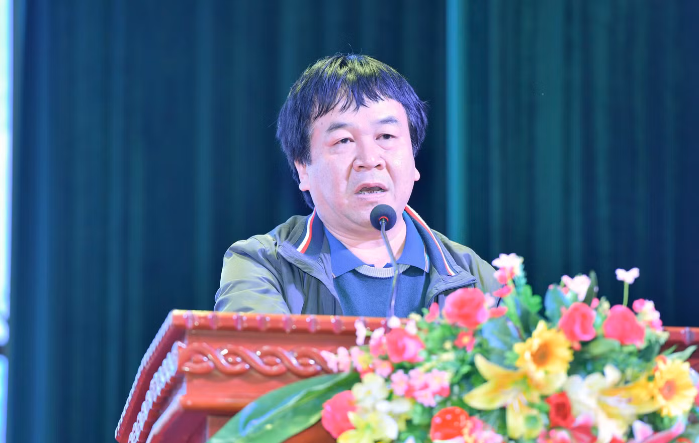 Nhà báo Phan Việt Hùng – Phó Tổng biên tập Báo TNTP&NĐ phát biểu tại chương trình. Nhà báo Phan Việt Hùng – Phó Tổng biên tập Báo TNTP&NĐ phát biểu tại chương trình.