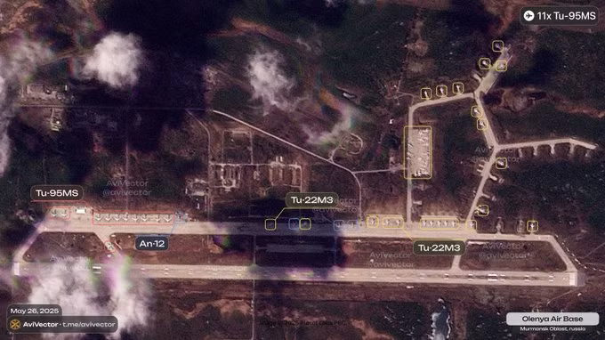 Ảnh vệ tinh chụp tại căn cứ không quân Olenya ngày 26/5.