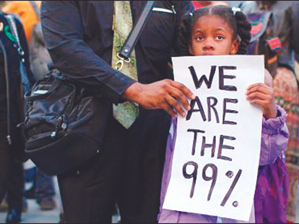 Chuyên gia J.Sachs cho rằng, người giàu ở Mỹ không lo cho 99% dân số còn lại Ảnh: T.L. Chuyên gia J.Sachs cho rằng, người giàu ở Mỹ không lo cho 99% dân số còn lại Ảnh: T.L