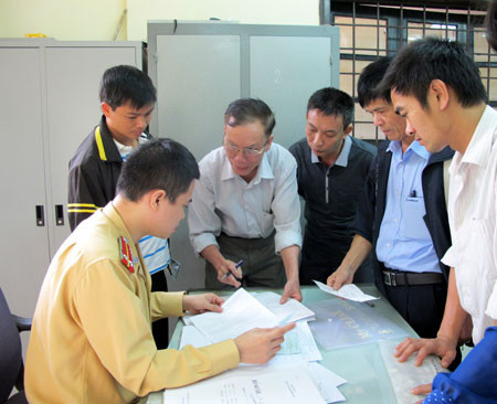 ... hỏi thủ tục giấy tờ...