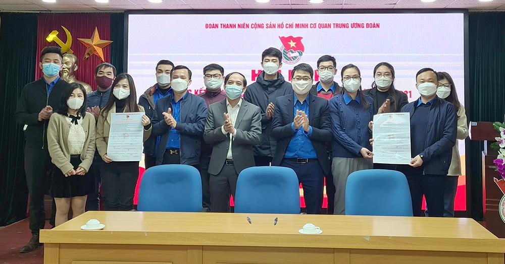 Các cơ quan đoàn thuộc Đoàn cơ quan T.Ư Đoàn đã Ký giao ước thi đua đợt cao điểm chào mừng Đại hội Đoàn các cấp, tiến tới Đại hội Đoàn cơ quan T.Ư Đoàn lần thứ XXIV. Các cơ quan đoàn thuộc Đoàn cơ quan T.Ư Đoàn đã Ký giao ước thi đua đợt cao điểm chào mừng Đại hội Đoàn các cấp, tiến tới Đại hội Đoàn cơ quan T.Ư Đoàn lần thứ XXIV.