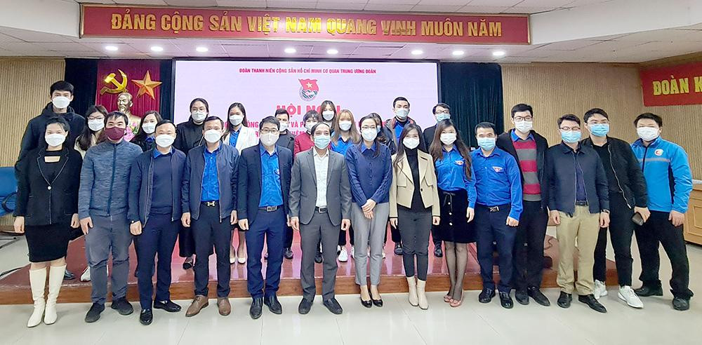 Các đại biểu trực tiếp dự Hội nghị tại điểm cầu Hà Nội. Các đại biểu trực tiếp dự Hội nghị tại điểm cầu Hà Nội.