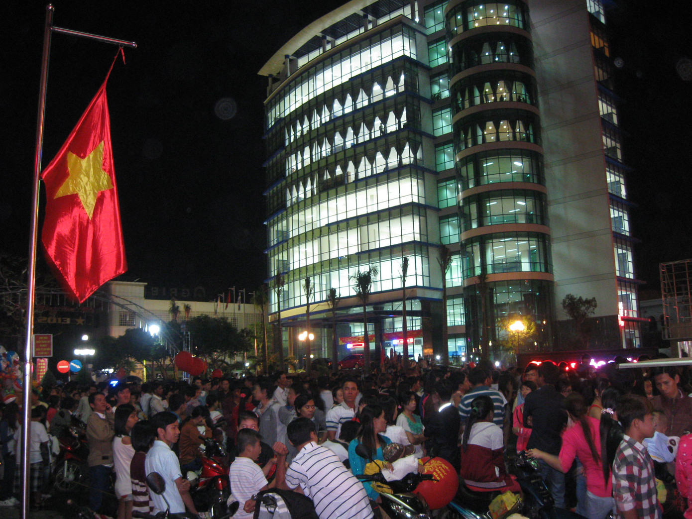 Tòa nhà của Viễn thông Sóc Trăng cao 11 tầng là điểm nhấn của thành phố Sóc Trăng