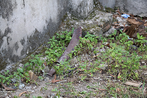 Nghi can giết cả vợ và 'tình địch' chỉ chỗ vứt hung khí ảnh 4