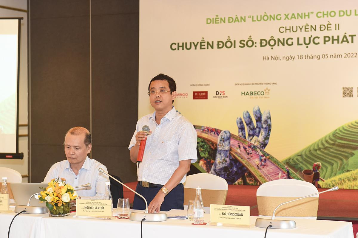 Ông Nguyễn Lê Phúc, Phó tổng cục trưởng Tổng cục Du lịch nêu 8 nhóm giải pháp thúc đẩy chuyển đổi số trong ngành du lịch. Ông Nguyễn Lê Phúc, Phó tổng cục trưởng Tổng cục Du lịch nêu 8 nhóm giải pháp thúc đẩy chuyển đổi số trong ngành du lịch.