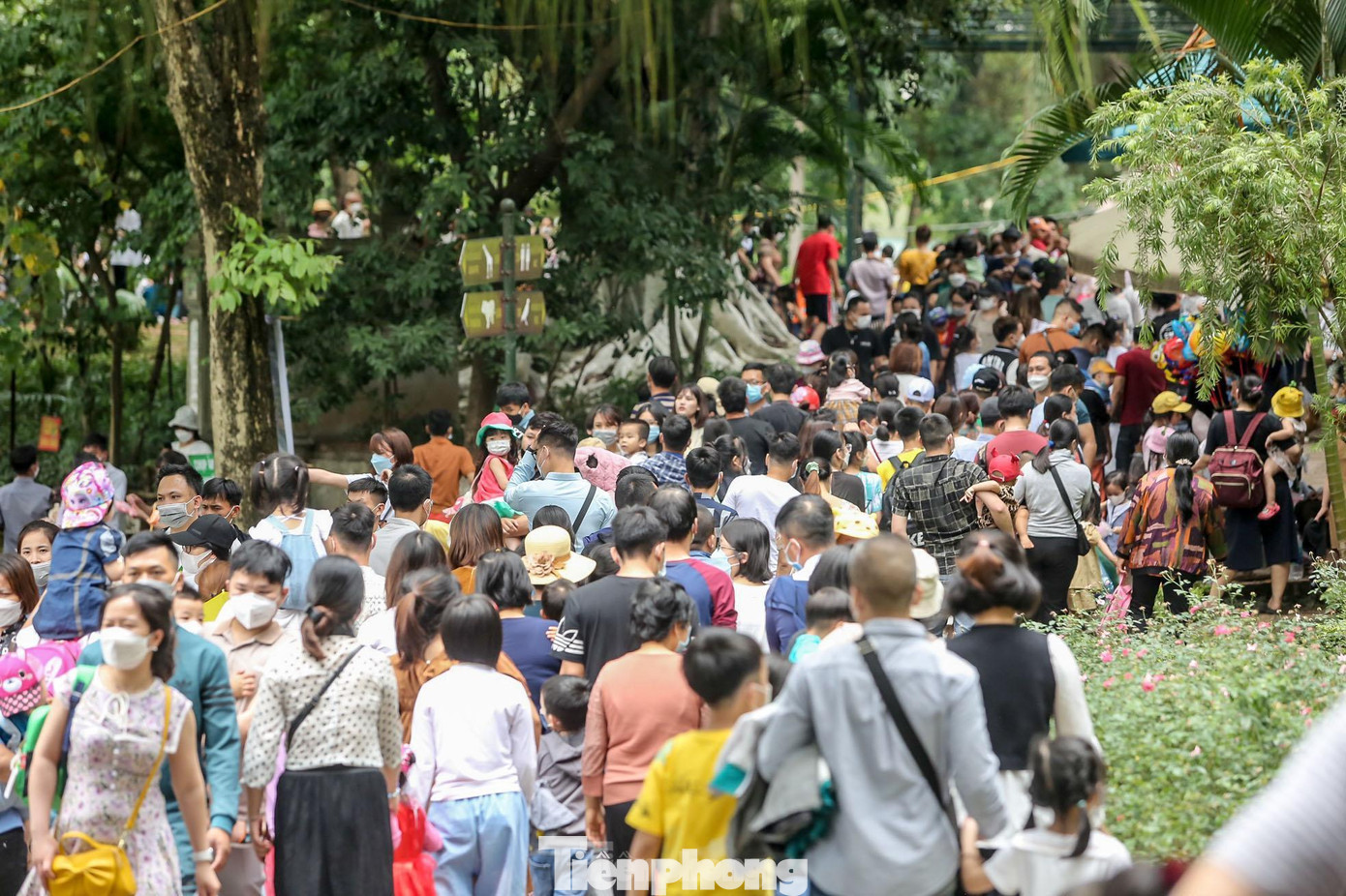 Khu vui chơi giải trí ở Hà Nội cũng đông nghẹt người. Ảnh: DUY PHẠM