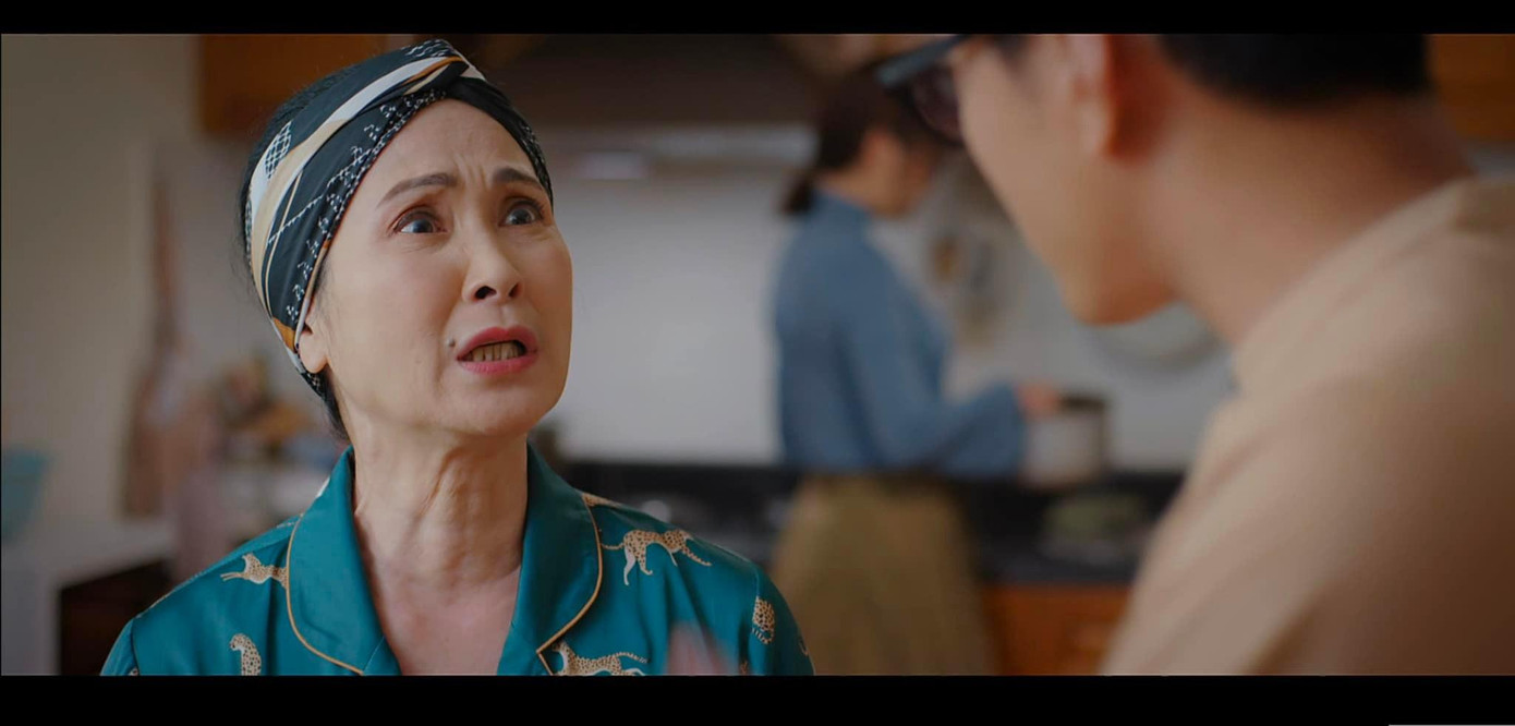 Đức (Hồng Đăng) lần đầu dứt khoát muốn mẹ con bà Hiền ra ở riêng.