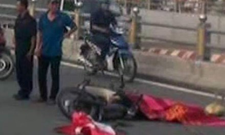 BẢN TIN ATGT: Bé trai tử vong vì bị tấm tôn cứa cổ ảnh 5