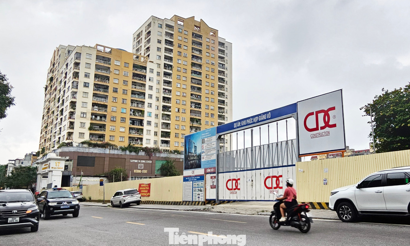 Dự án sẽ bao gồm khu thương mại, dịch vụ bán lẻ, khu văn phòng, khu khách sạn. Trong đó, khối khách sạn cao 9 -10 tầng, văn phòng cao 18 tầng. Tổng mức đầu tư dự án là 70 triệu USD. Ảnh: Đình Phong.